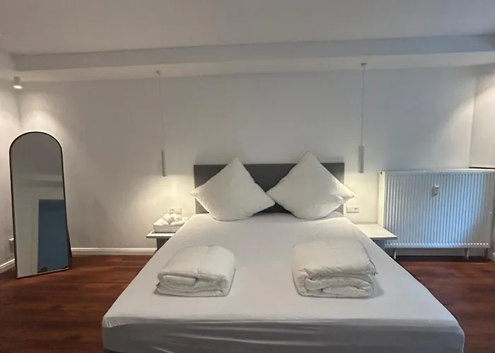 Apartment Kasea Dammtor Messe Up To 8 Guests Family Hamburg