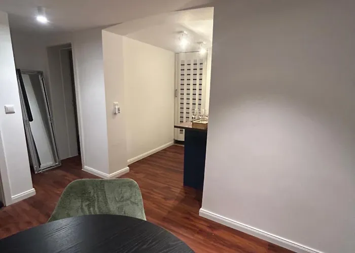 Apartment Kasea Dammtor Messe Up To 8 Guests Family Hamburg